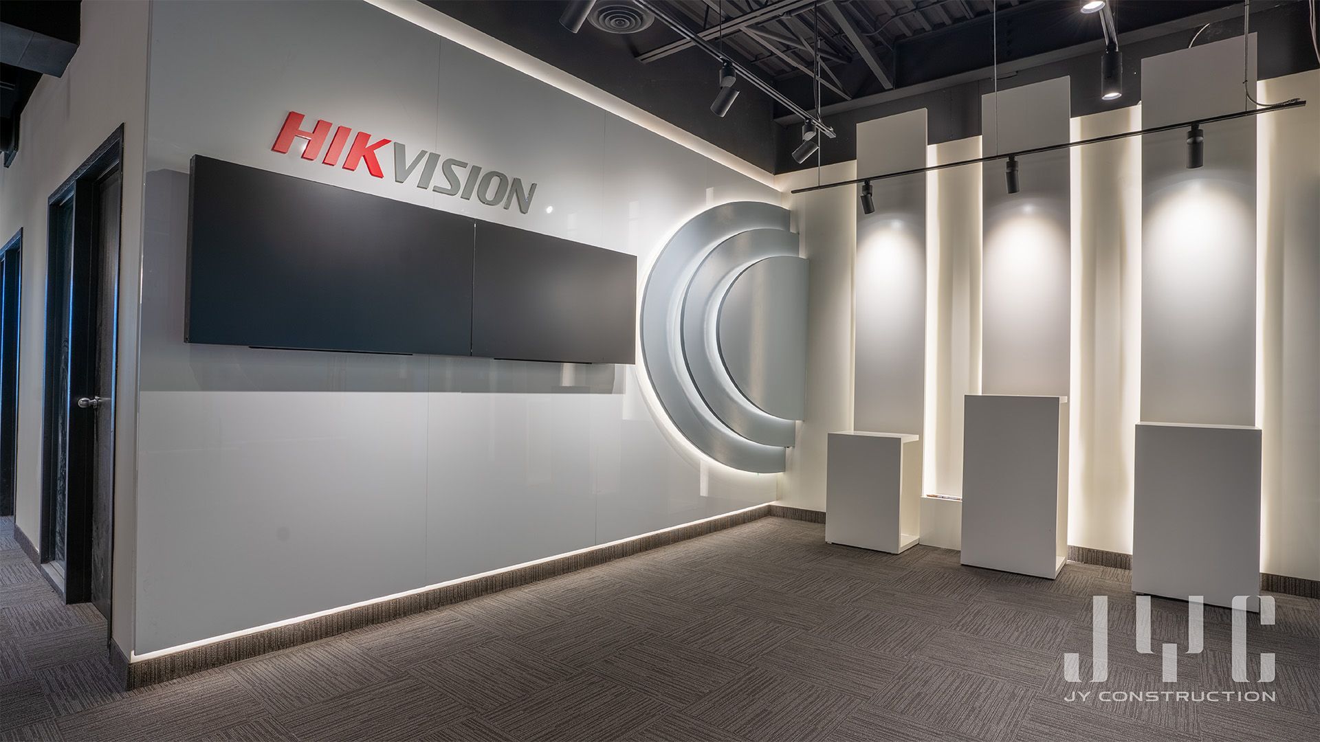 hikvision-mississauga-showroom-office-design-in-mississauga-by-jy-construction-in-english-2.jpg
